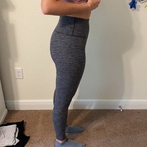 Gray lululemon wunder under leggings size 8
